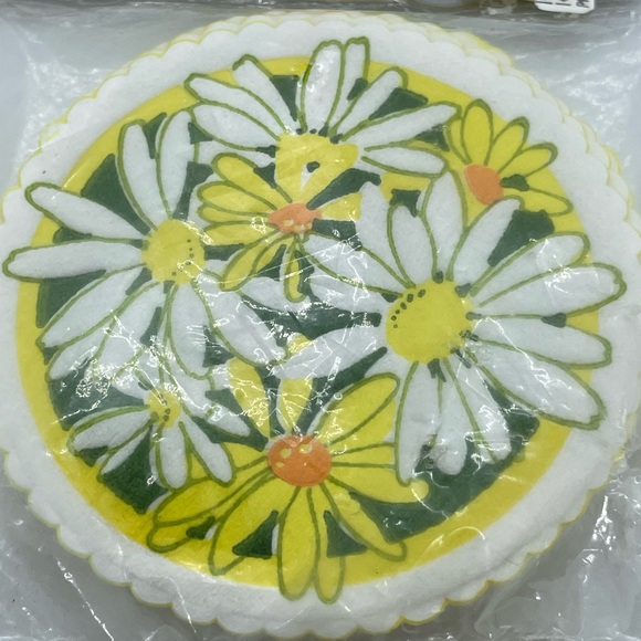 Vintage Paper Tablecloth 70's Yellow Daisy Flowers60 x 102 Inch & 14 coasters. - Picture 4 of 8